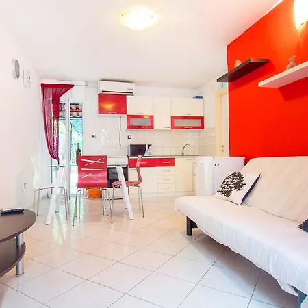 Private House With Garden Near The Bacvice - Ksenia Апартаменты