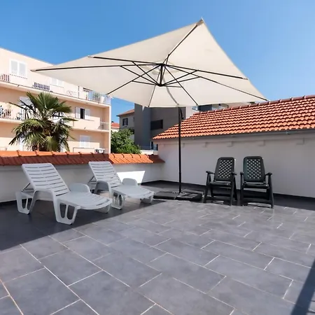 Private House With Garden Near The Bacvice Beach - Ksenia Apartment Split