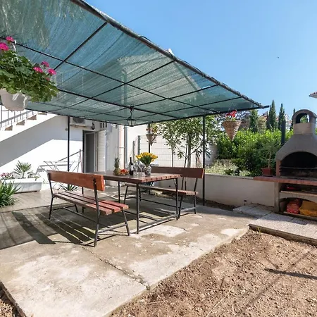 Private House With Garden Near The Bacvice Beach - Ksenia * Split
